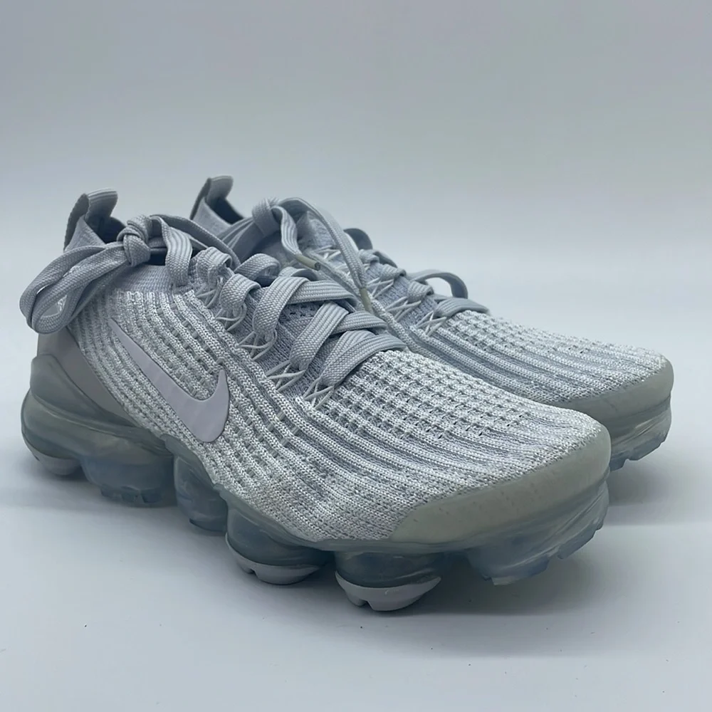 Nike Air VaporMaxFlyknit 3 Womens US Platinum Running Shoes AJ6910-100 - Picture 2 of 4